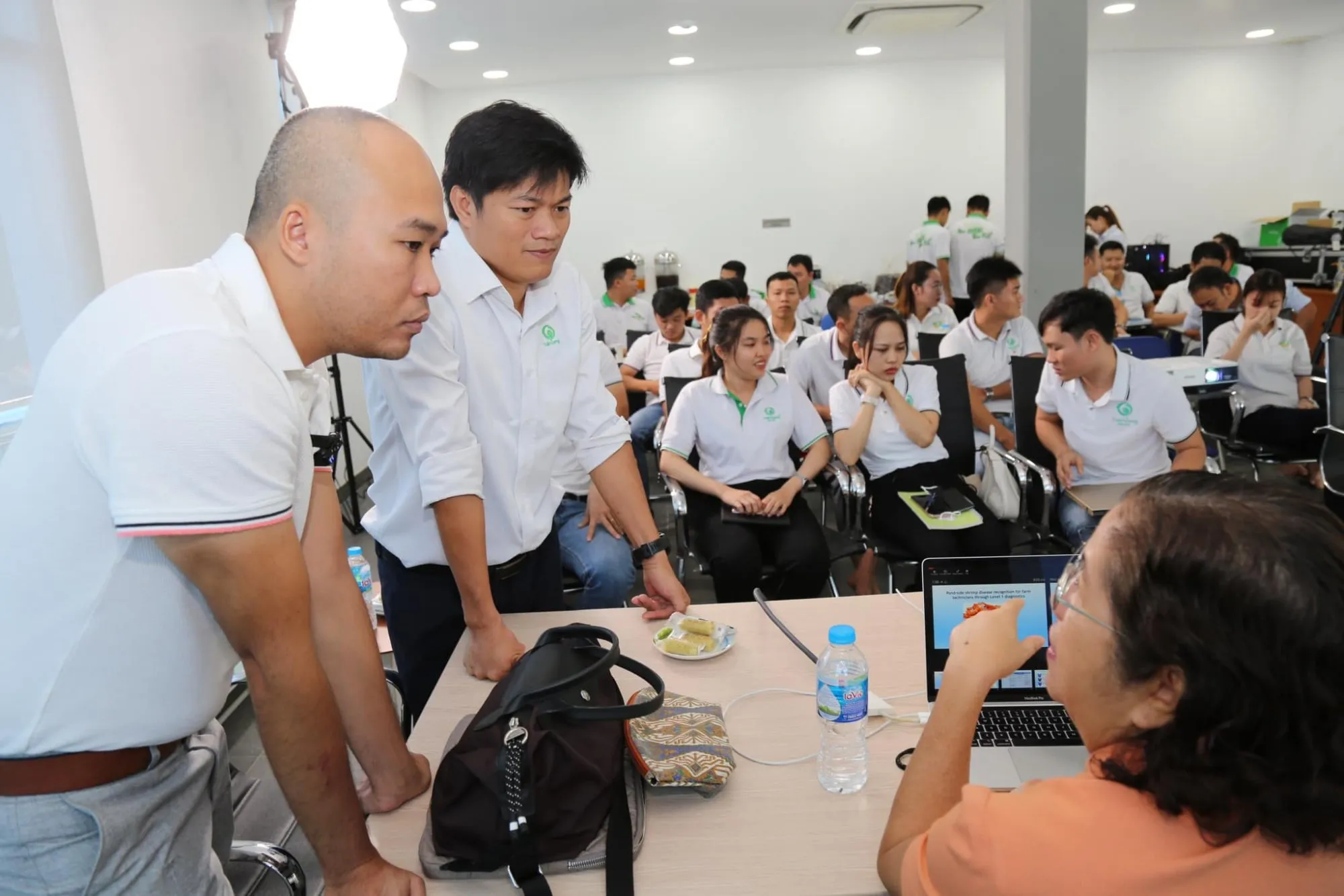 Thực tập và đánh giá lại ở ngày thứ 2, sau 1 ngày đêm học tập và thực hành